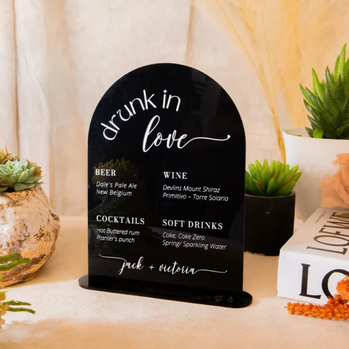 Acrylic Round Arch Wedding Table Menu - Image 4